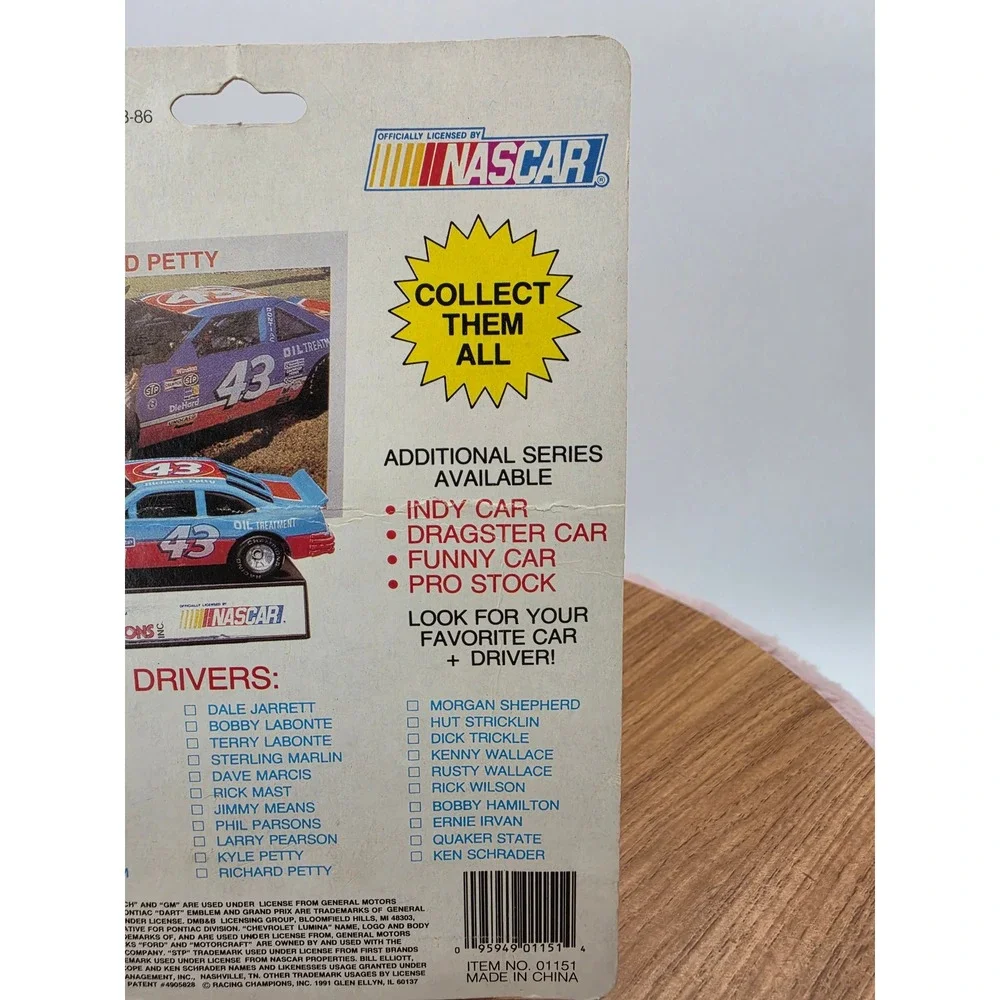 Racing Champions 1991 NASCAR Richard Petty 43 STP Pontiac Die Cast Stock Car New